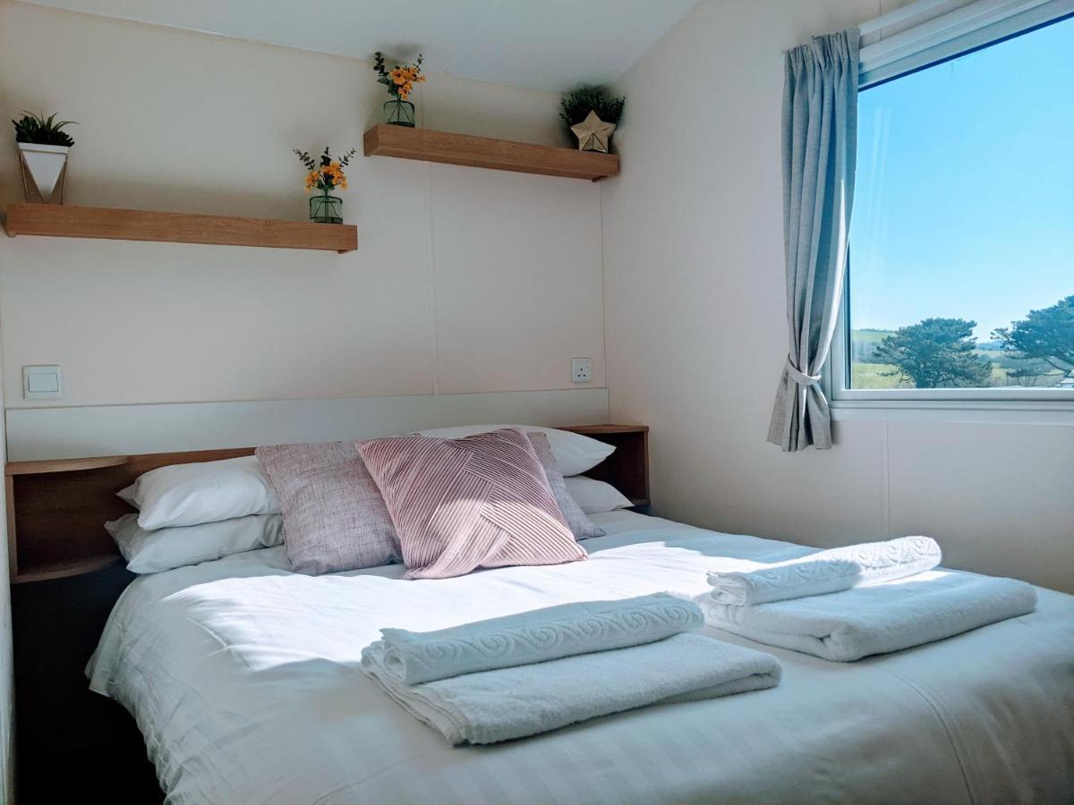 4 Berth Couples And Family Caravan In Beautiful Newquay Bay Resort Exteriér fotografie